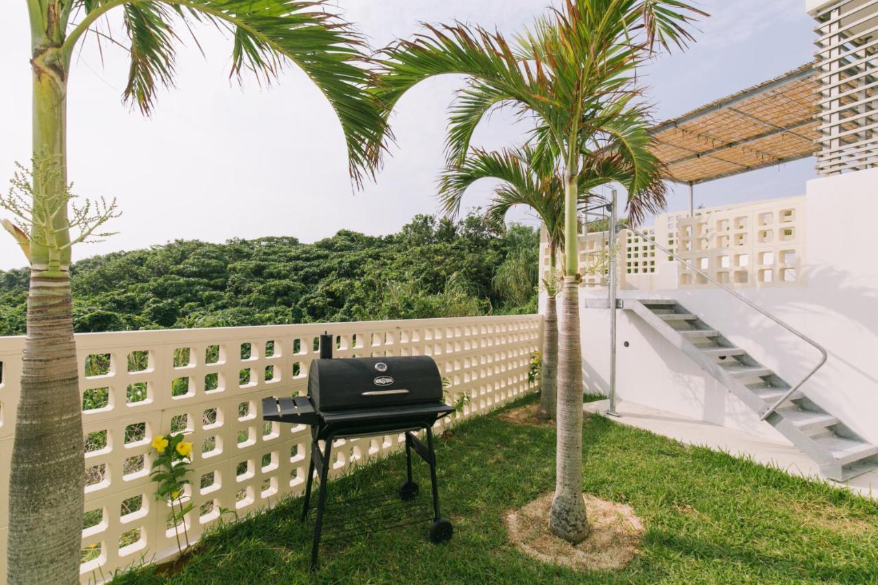 Hideout Okinawa Урума Экстерьер фото