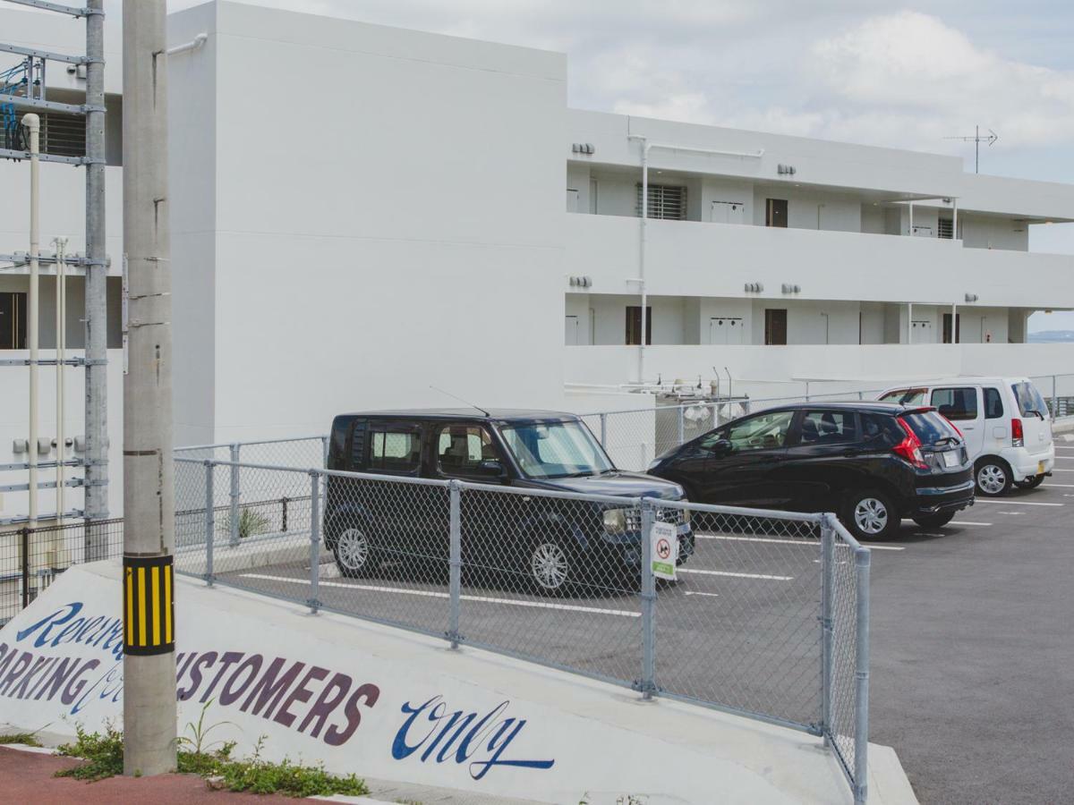 Hideout Okinawa Урума Экстерьер фото