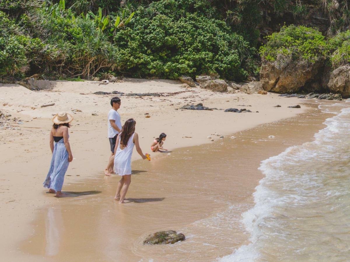Hideout Okinawa Урума Экстерьер фото